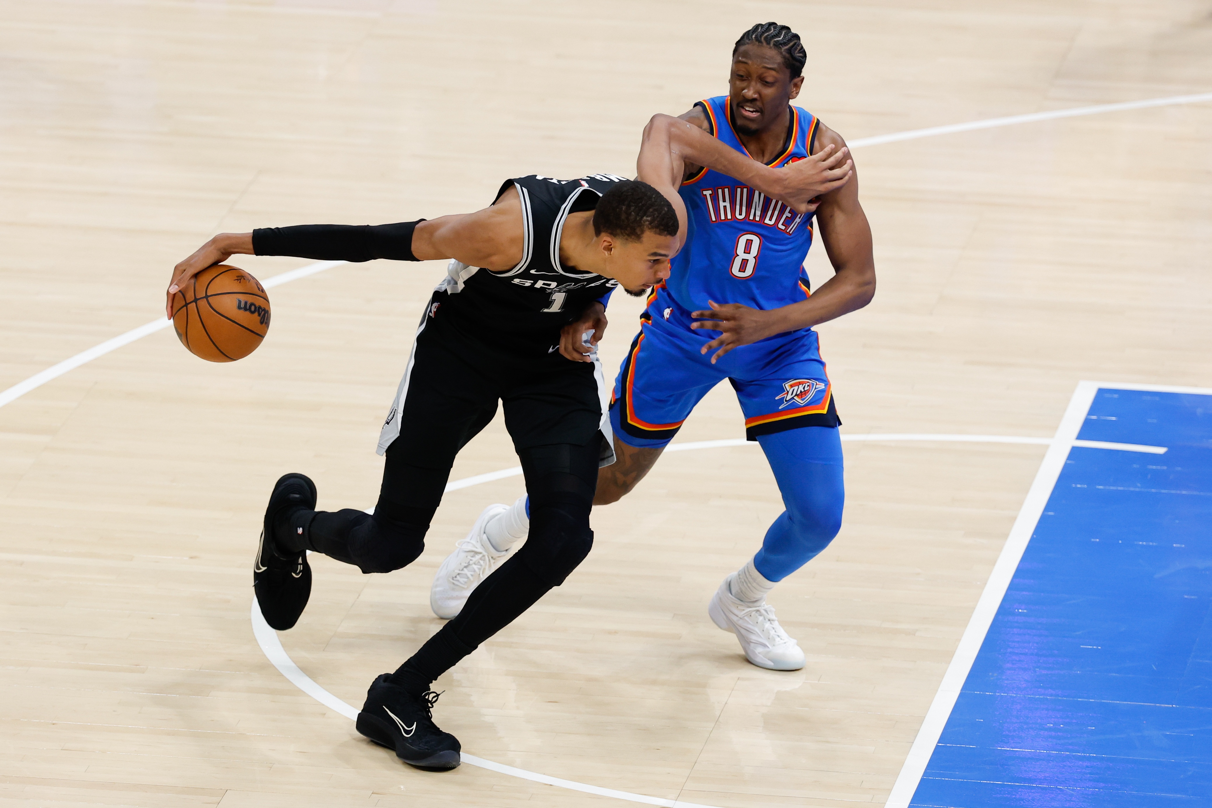 亚冠联赛直播-NBA彩经：雷霆主场小胜马刺扳平比分